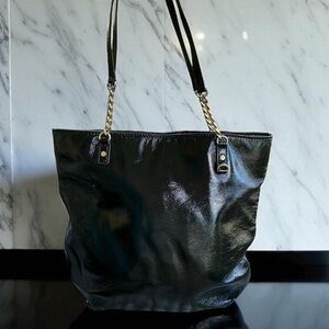 MICHAEL Michael Kors Black Patent Leather Shoulder Bag | Chain Strap Tote